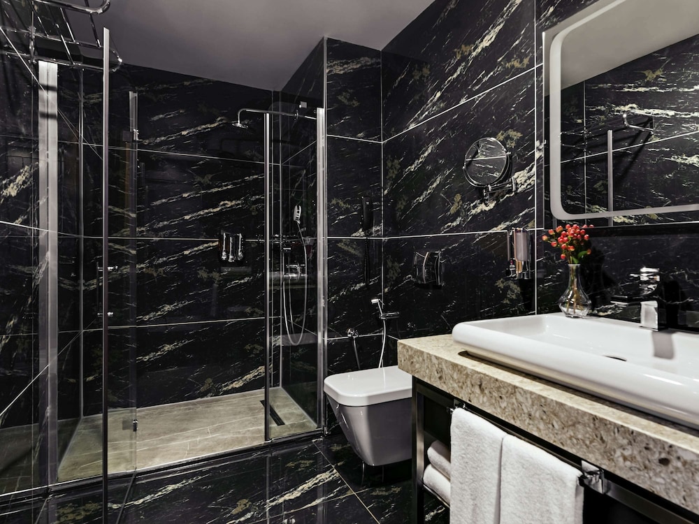 Junior Suite, Multiple Beds, Partial Sea View photo 3