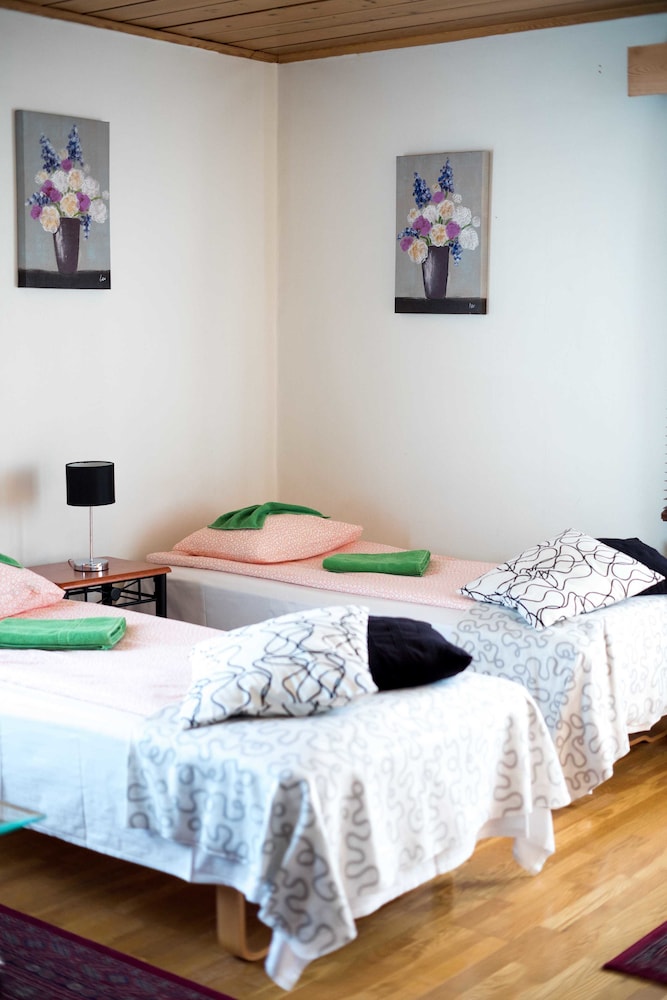 Quadruple Room, Shared Bathroom (With Balcony) photo 3