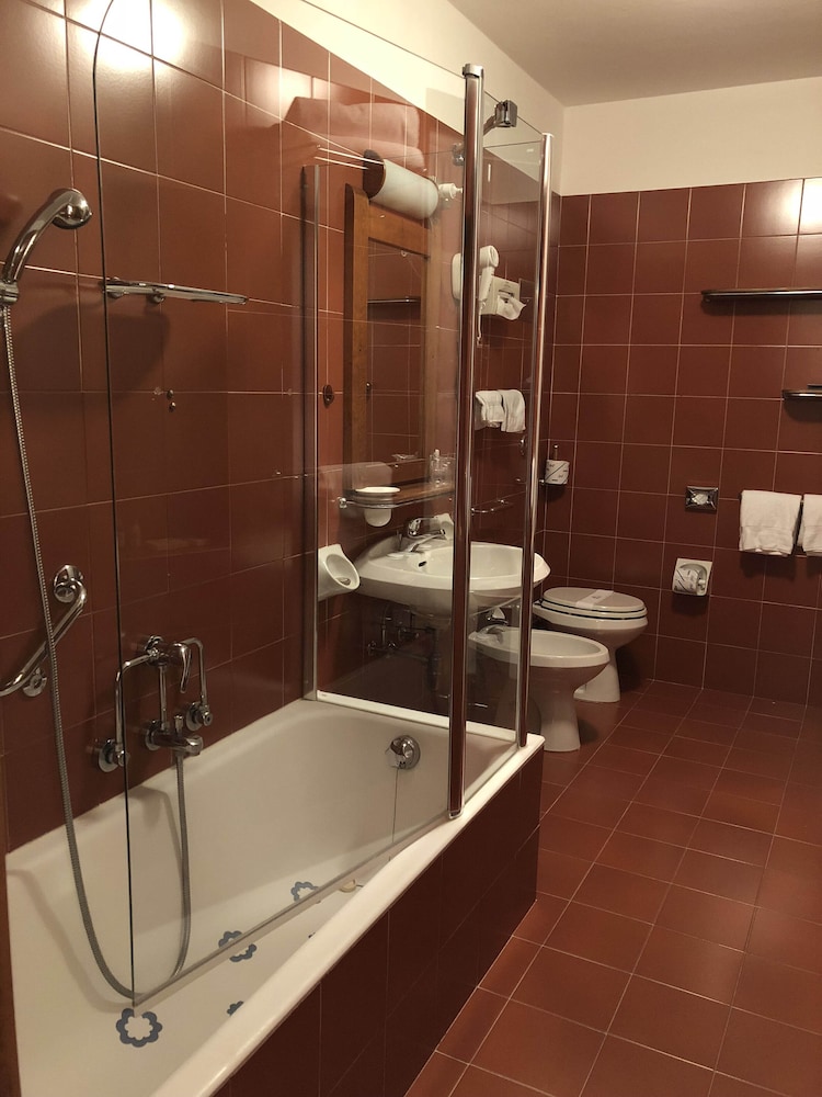 Economy Double or Twin Room photo 3