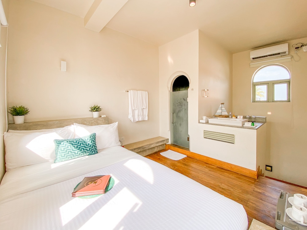 Design Single Room, Ocean View, Tower