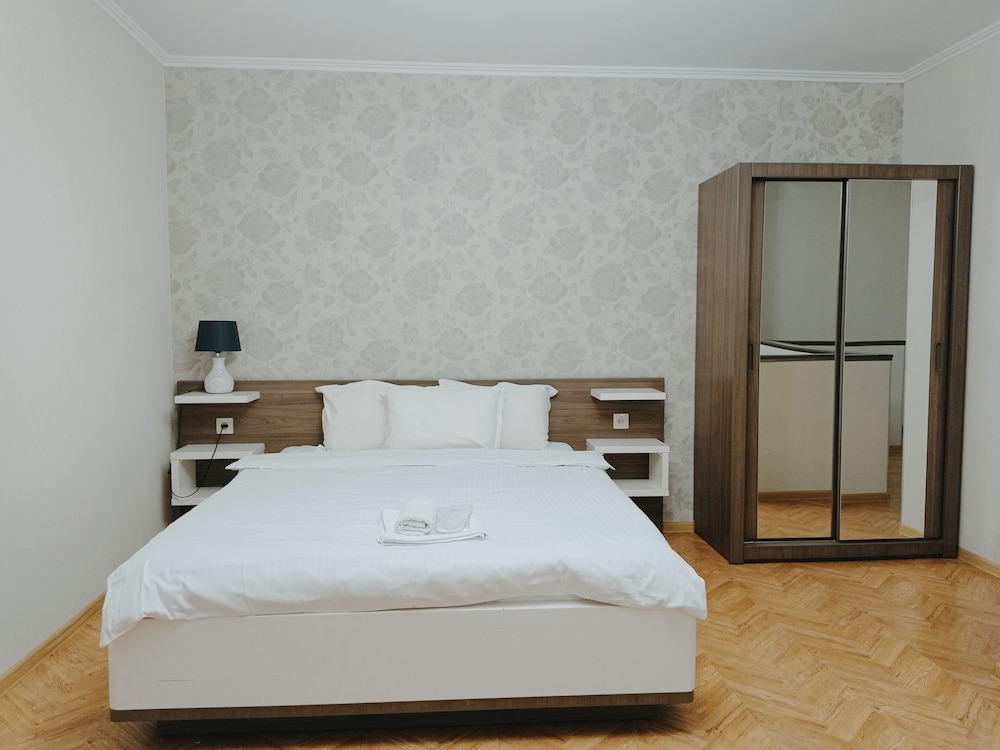 Economy Triple Room