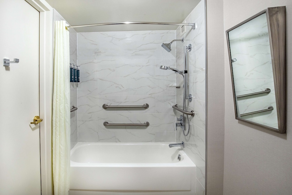 Room, Accessible - Photo 7