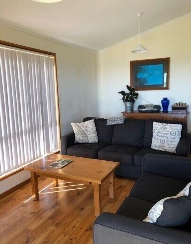 Standard Suite, Multiple Bedrooms, Kitchen (3 Bedroom Cottage) photo 3