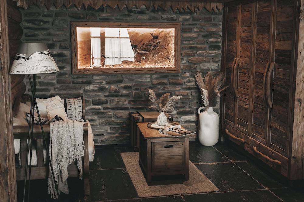 Honeymoon Suite, Mountain View photo 2