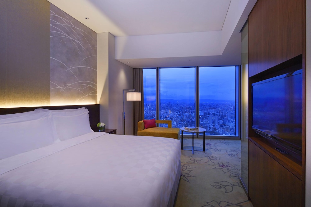 Superior Room, 1 King Bed, Club Lounge Access