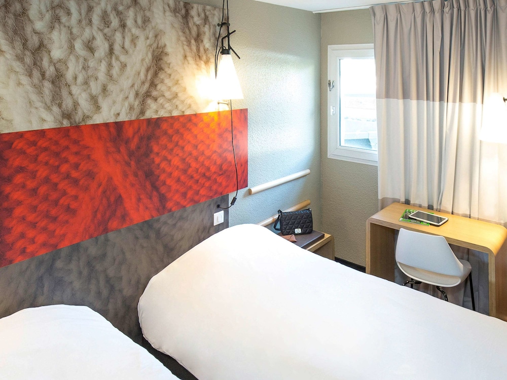 Standard Room, 2 Twin Beds - Photo 4