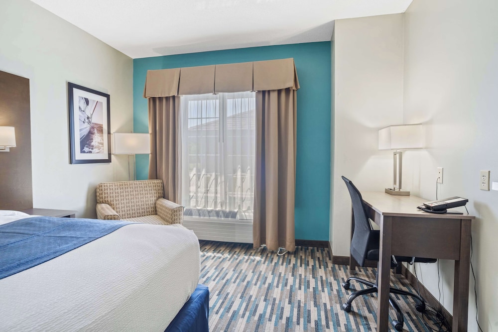 Suite, Multiple Beds, Non Smoking - Photo 3