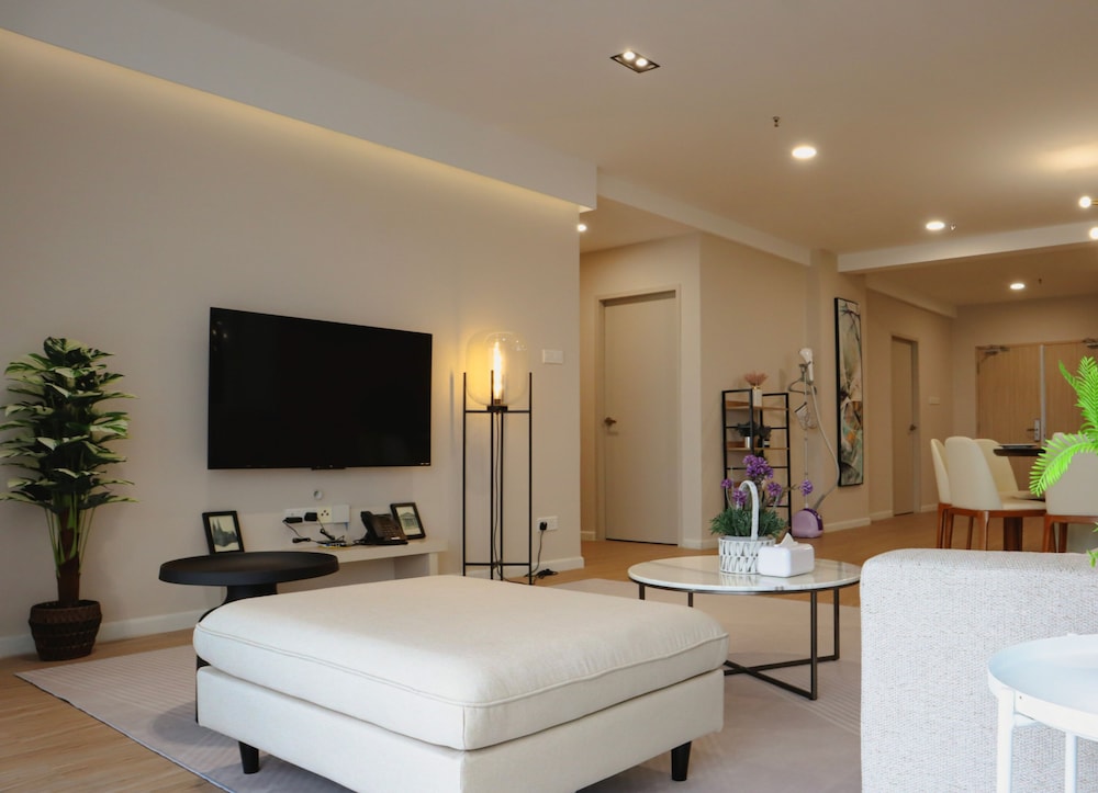 Penthouse with Sea View thumbnail 6