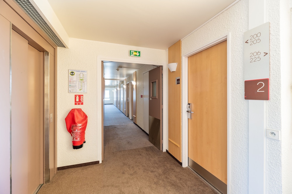 Double Room, Non Smoking - Photo 2