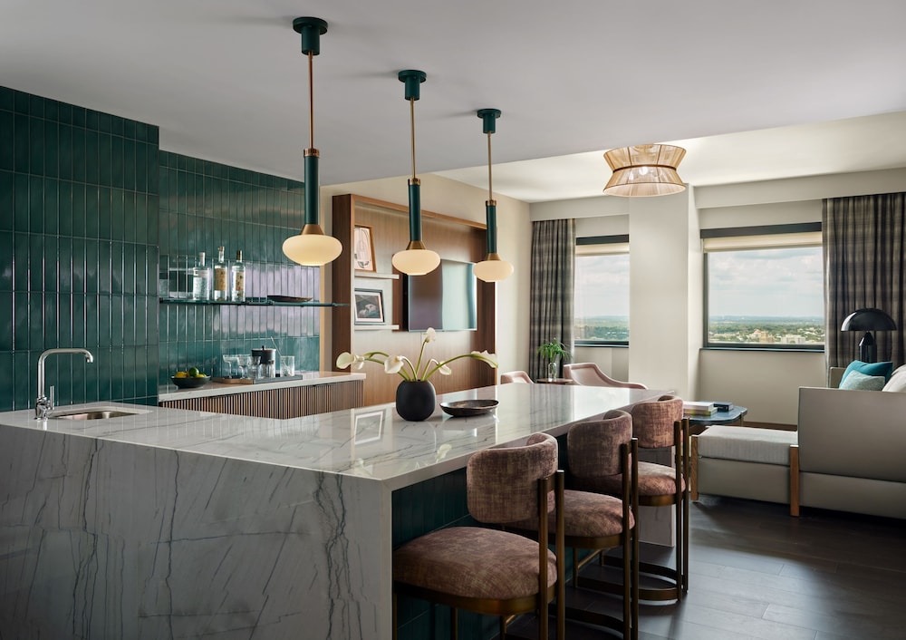 Suite, 1 Bedroom, Club Lounge Access, River View (River View) - Photo 5