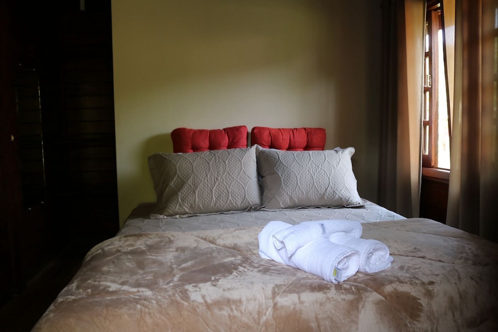 Standard Chalet, 1 Queen Bed, Pets Allowed, Garden View photo 3