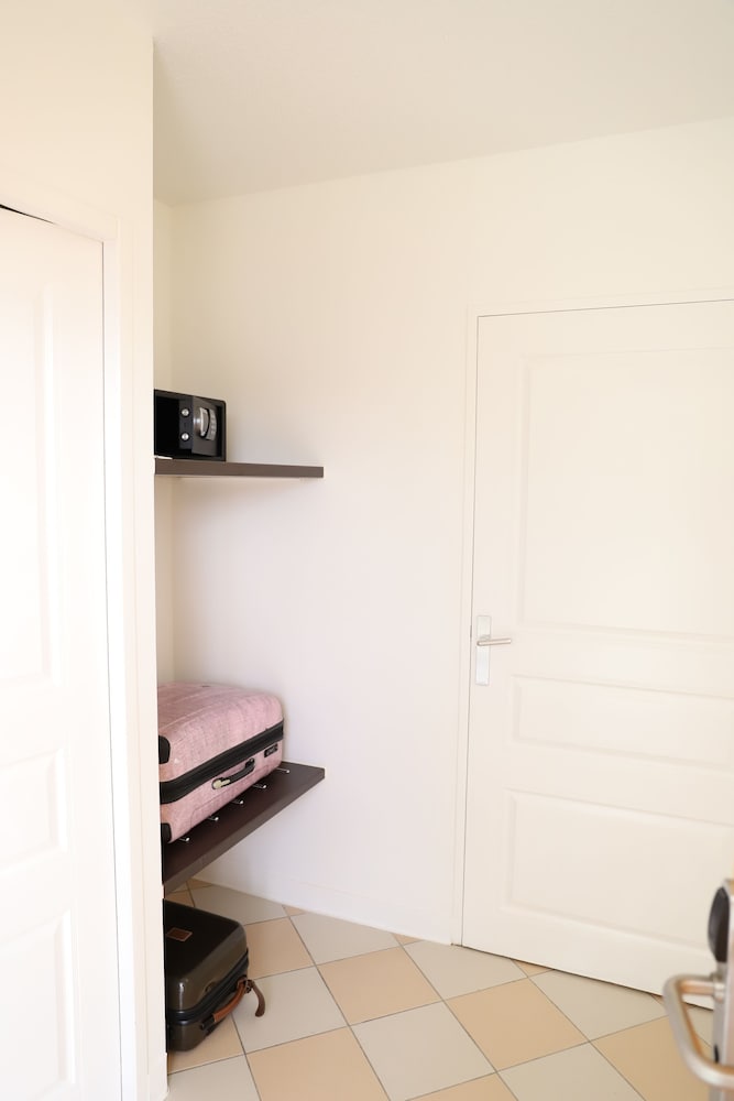 Standard Twin Room photo 2