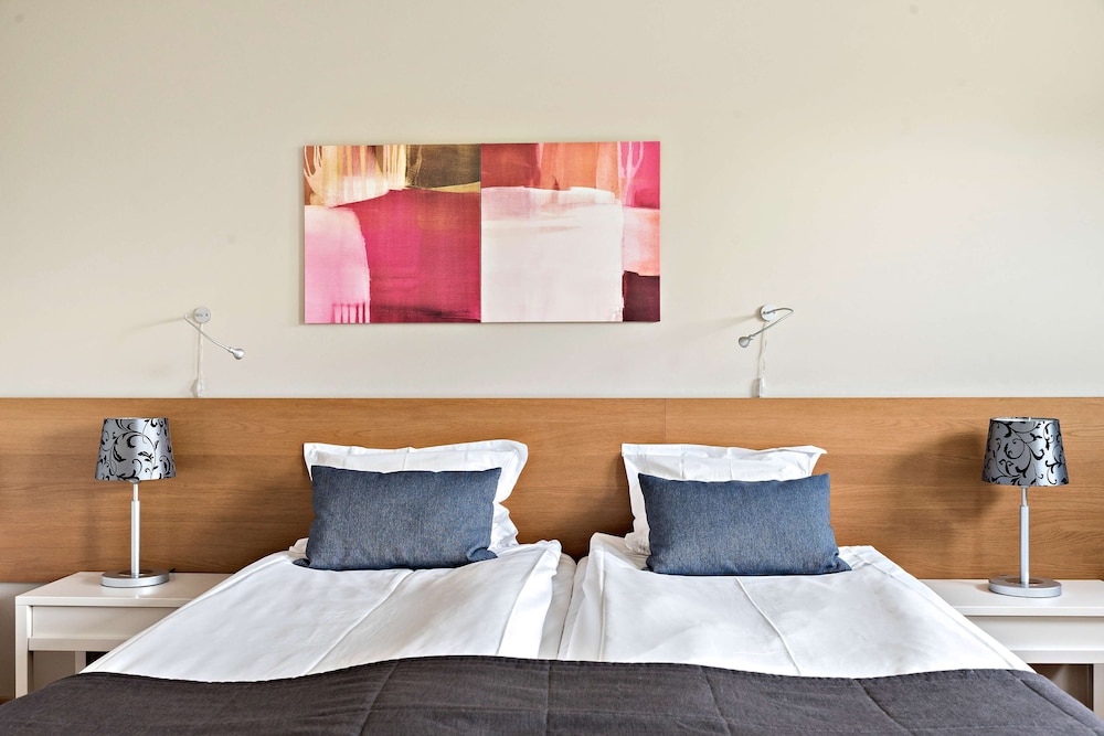 Family Room, 2 Twin Beds, Non Smoking (with Sofabed) photo 2
