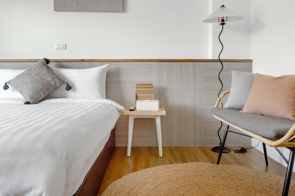 Suite with Balcony - Photo 8