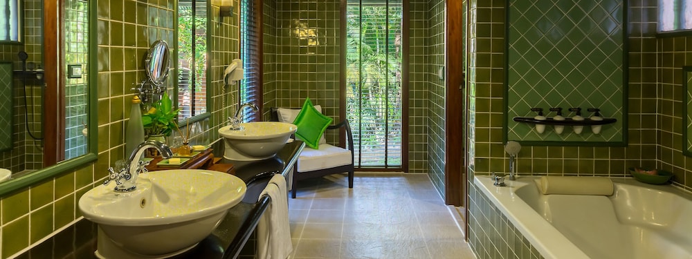 Suite Room - Photo 6