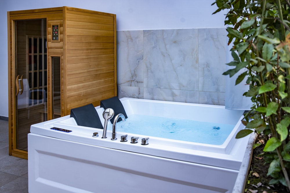 Exclusive Studio Suite