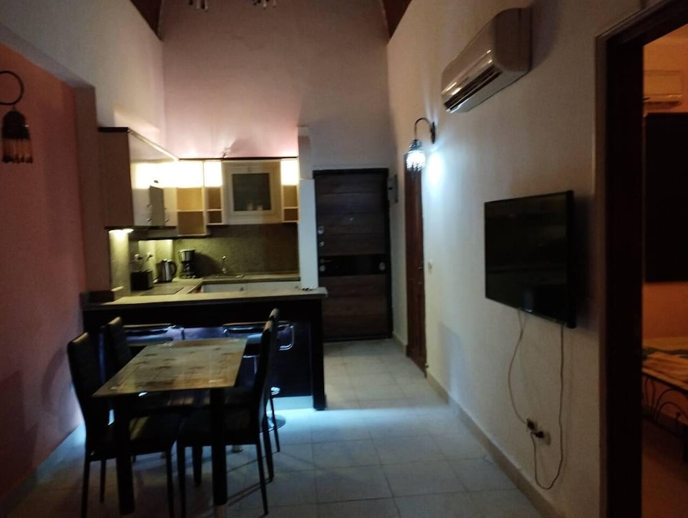Apartment photo 2