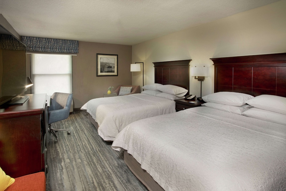 Standard room with two double beds