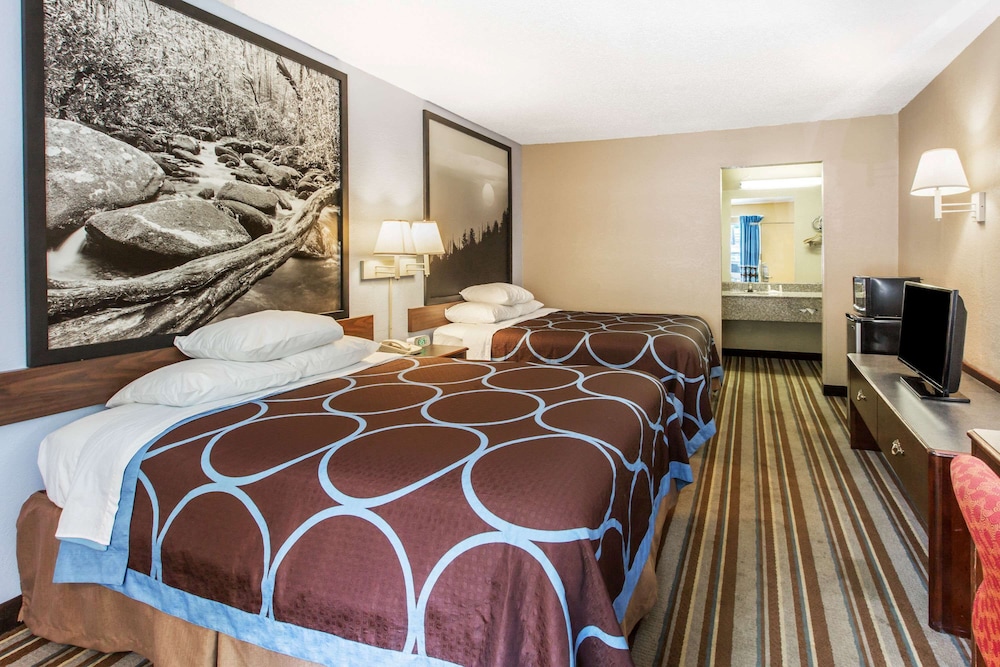 Room, 2 Queen Beds, Non Smoking - Photo 2