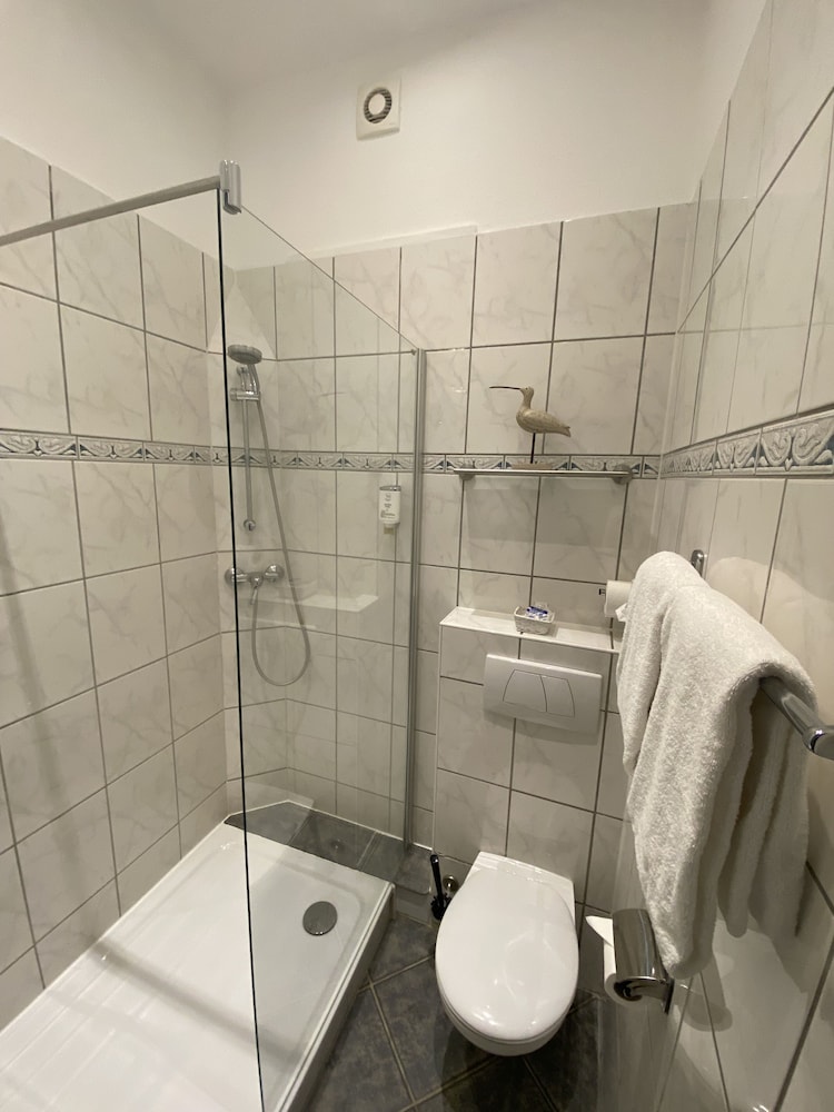 Standard Double Room - Photo 2