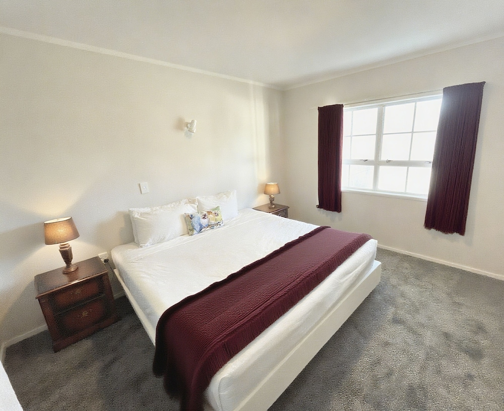 Superior Suite, 1 Bedroom, Non Smoking, Ground Floor - Photo 1
