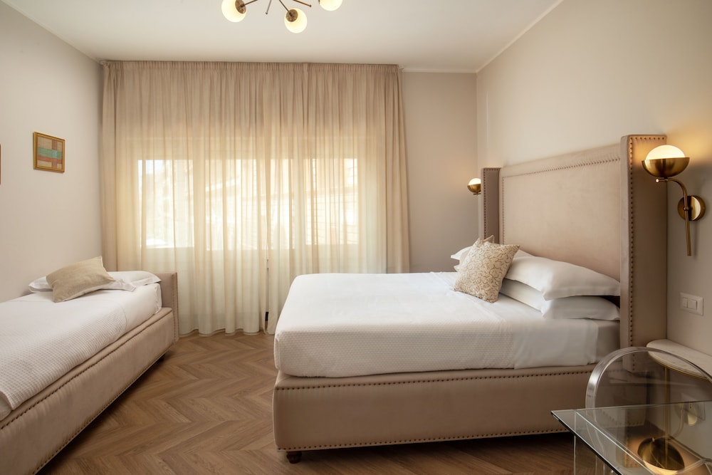 Deluxe Triple Room photo 3