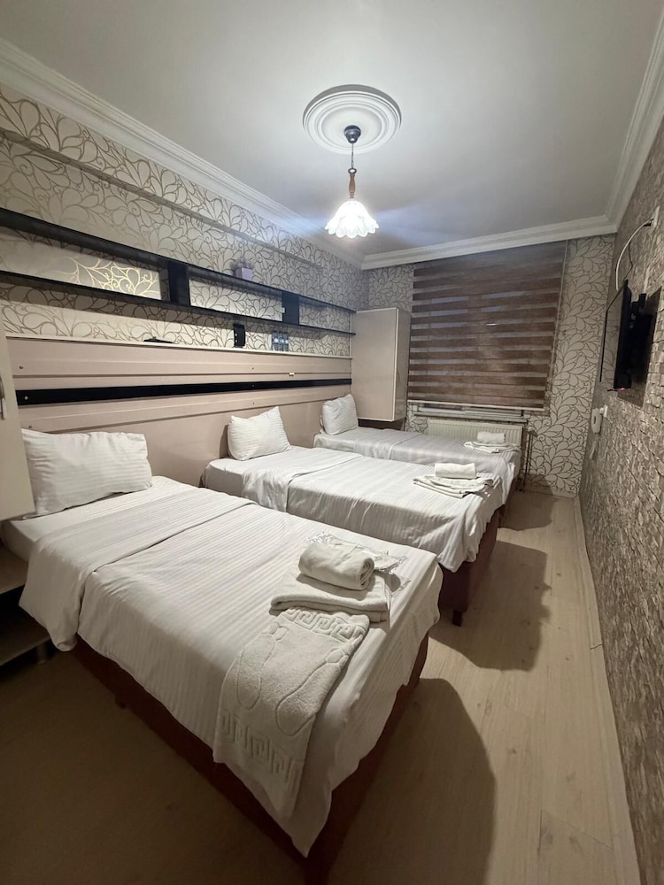 Basic Triple Room