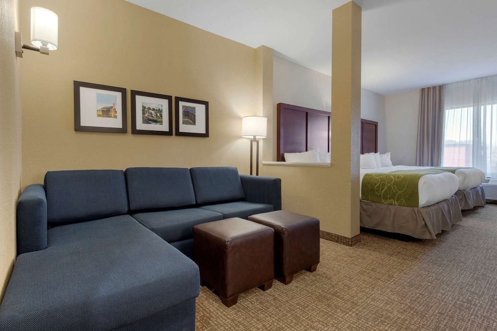 Suite, 2 Queen Beds (Super Size Suite, Extra Size Bathroom) photo 3