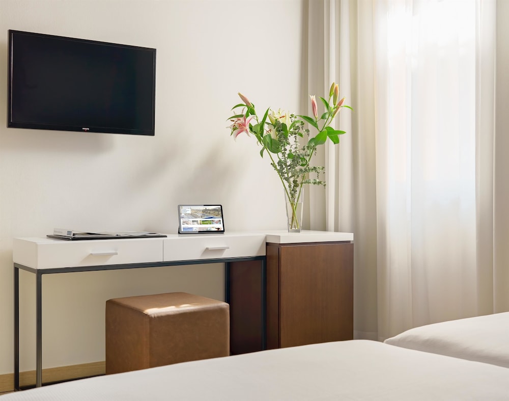 City Double Room Single Use, 2 Twin Beds, City View photo 3