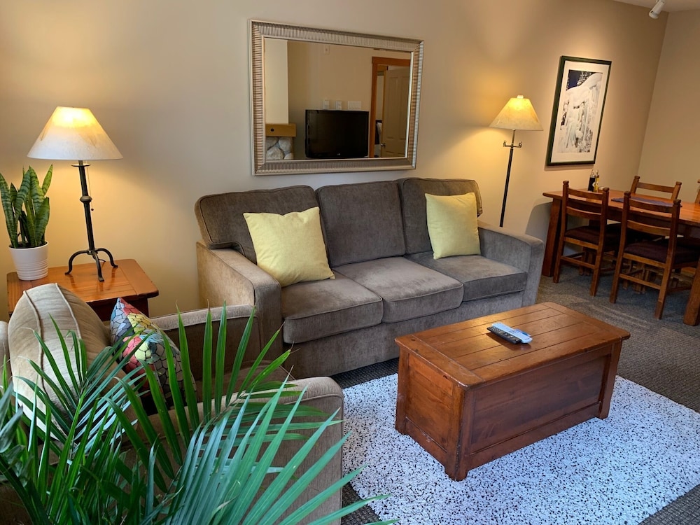 Exclusive Condo photo 1