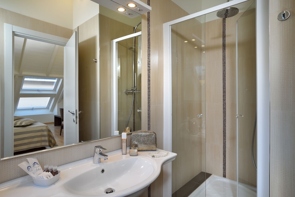 Comfort Double or Twin Room - Photo 8