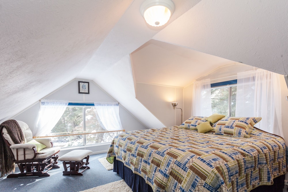 Cottage on the Stream (11 beds) photo 3