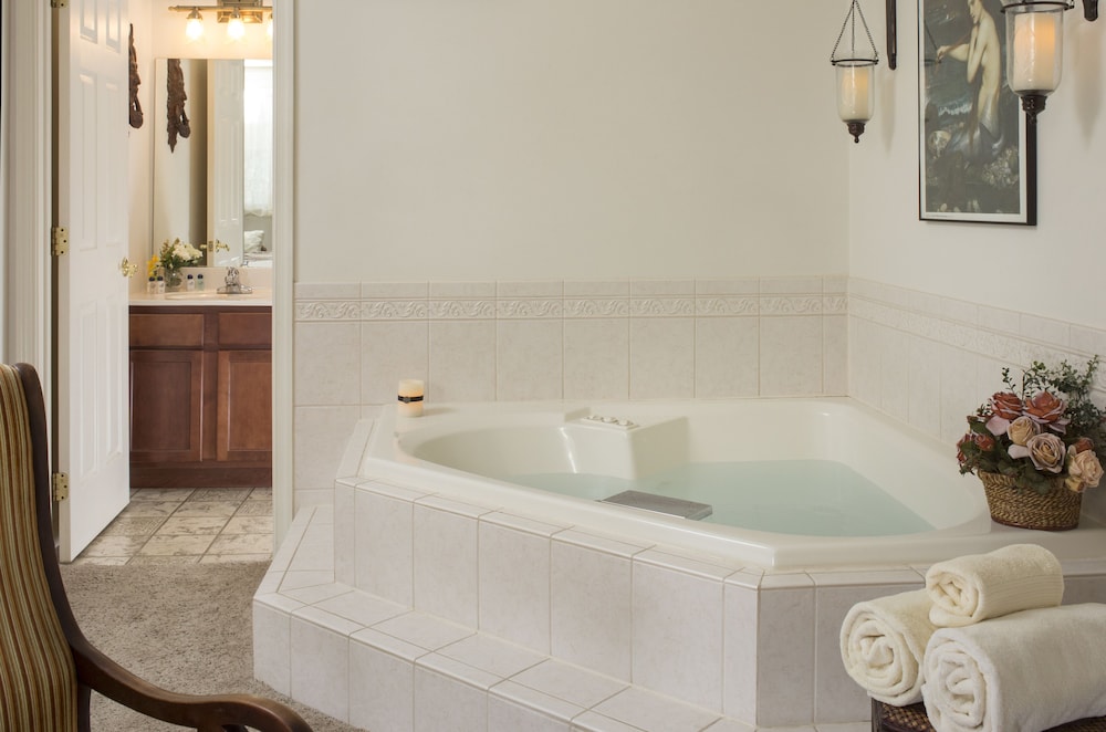 Room, Private Bathroom (In Our Time) photo 2