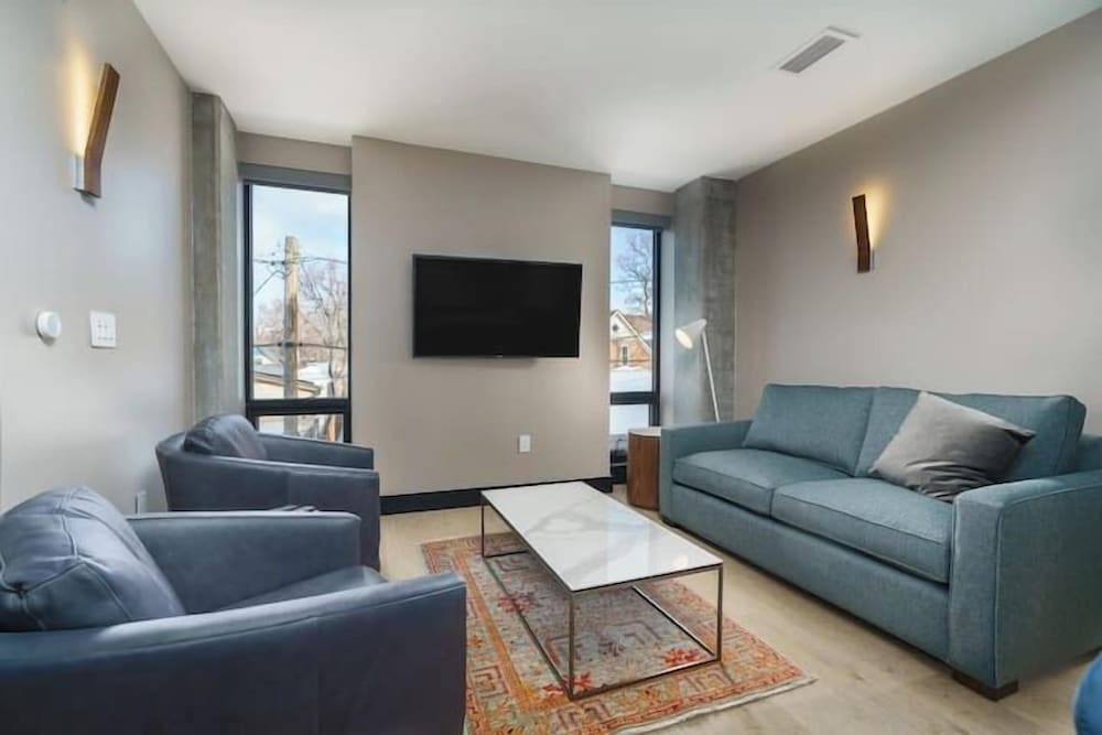 Deluxe Apartment