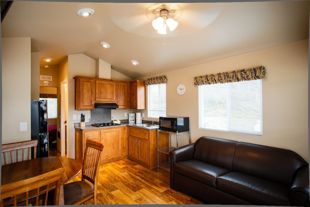 Cabin, 1 Bedroom, Kitchenette (No Pets, Linens not included) photo 3