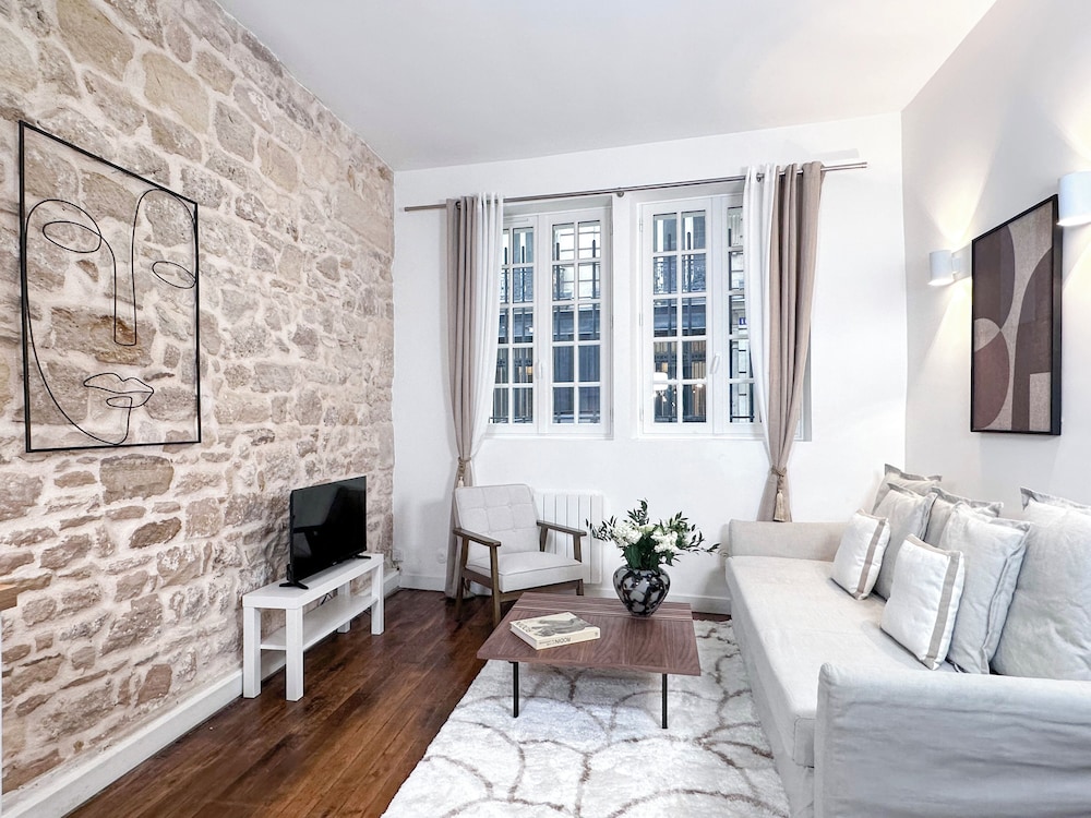 Premium Studio, Courtyard View