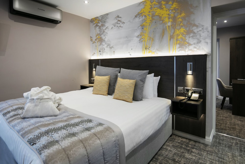 Deluxe Room, Multiple Beds, Non Smoking, Connecting Rooms - Photo 1