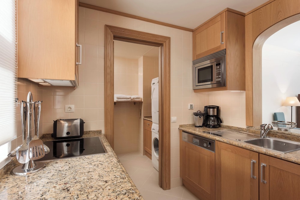Room, 3 Bedrooms - Photo 5