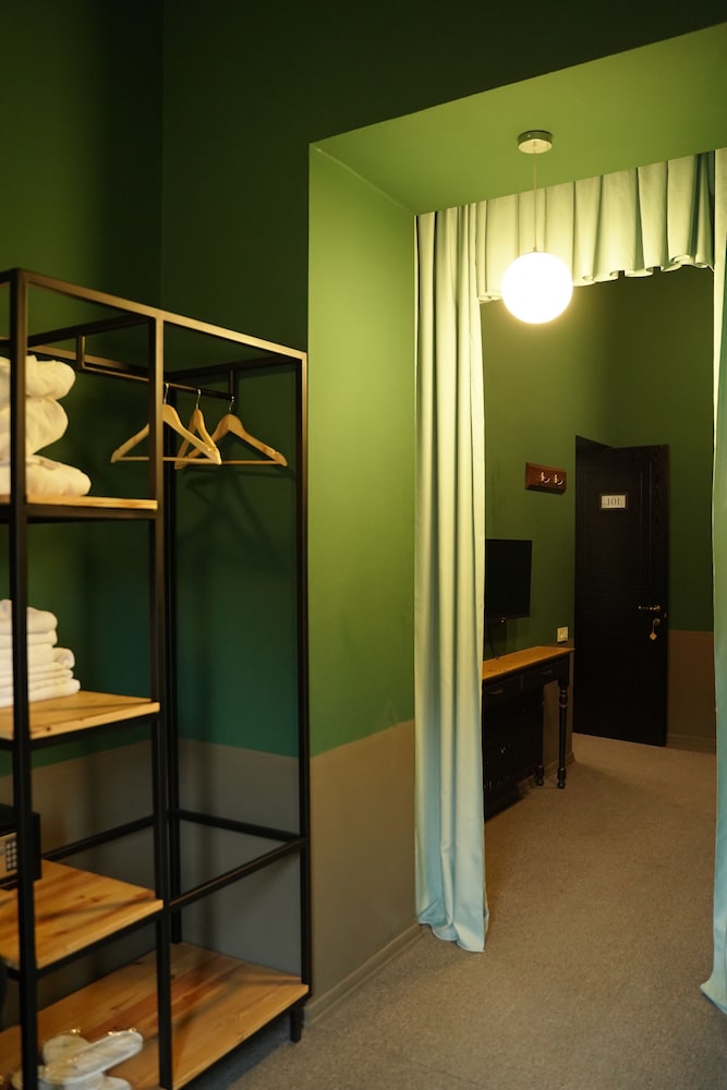 Classic Triple Room, 3 Bedrooms photo 3