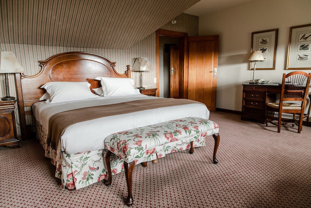 Standard Room, 1 Queen Bed, Lake View