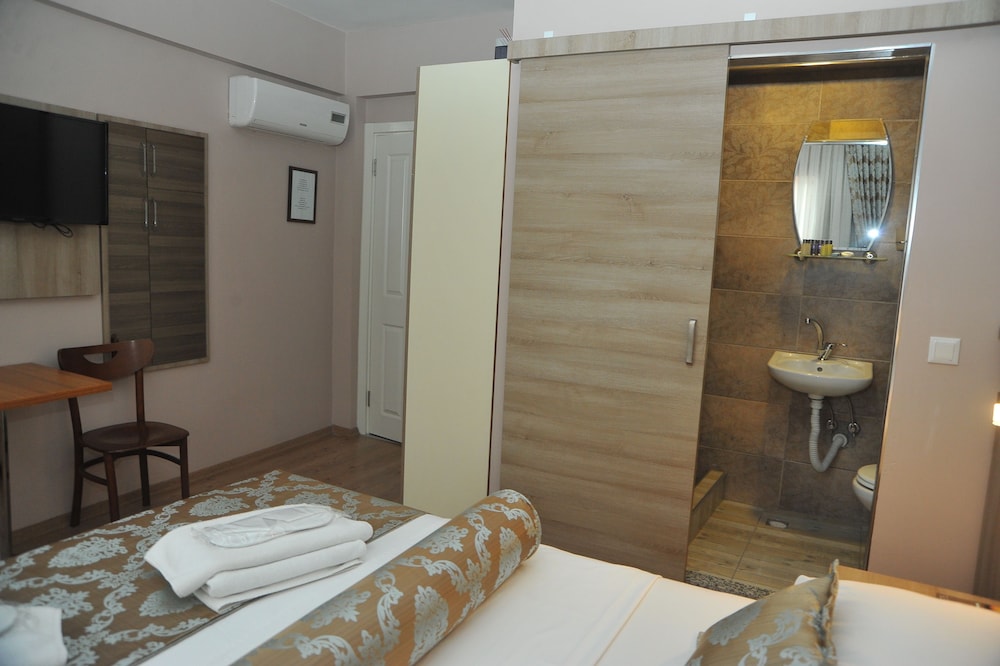 Standard Twin Room photo 2