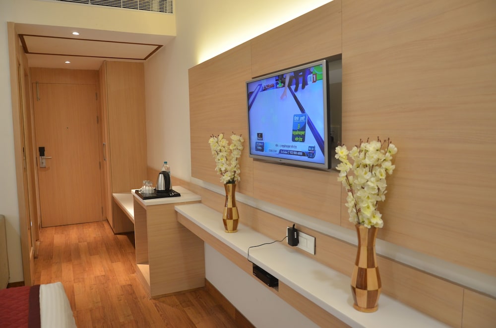 Standard Double Or Twin Room, 1 Bedroom, Smoking, Pool View photo 3