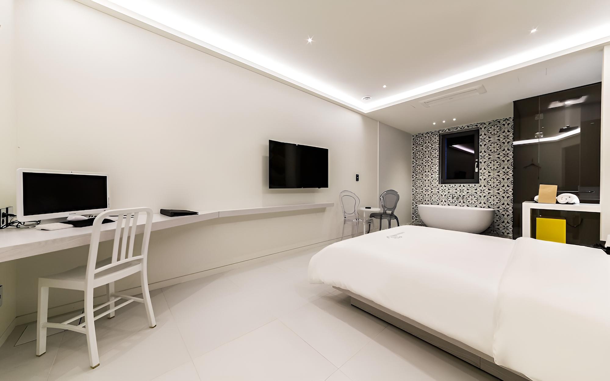 Room (Standard room) - Photo 5