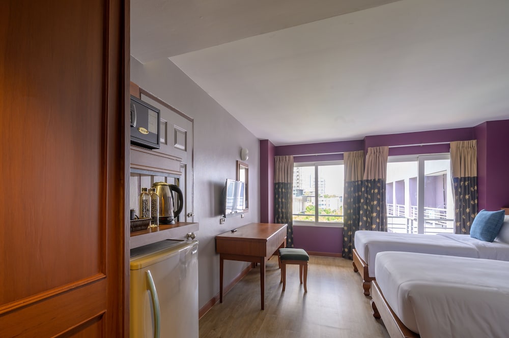 Deluxe Double Room, Pool View - Photo 4