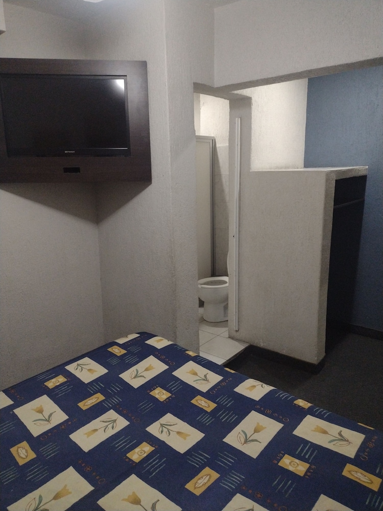 Executive Room, 1 Queen Bed photo 3