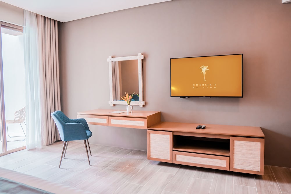 Deluxe Room - Photo 2