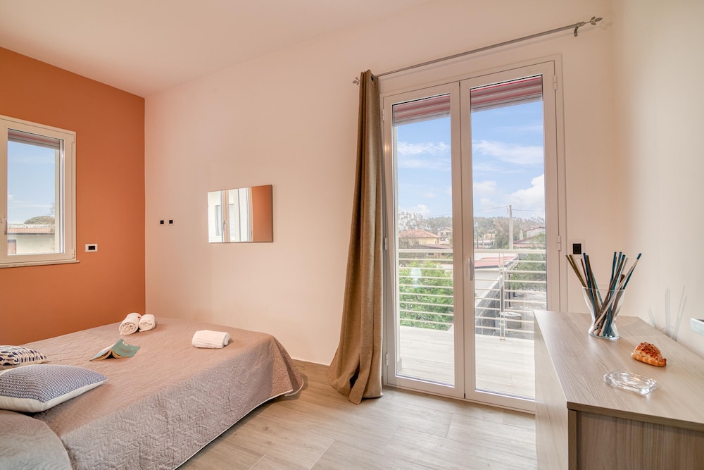 Family Apartment, Multiple Bedrooms, Sea Facing (Eclisse House Few Steps From The Sea) photo 3
