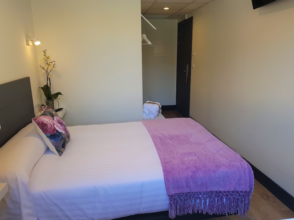 Basic Double Room photo 2