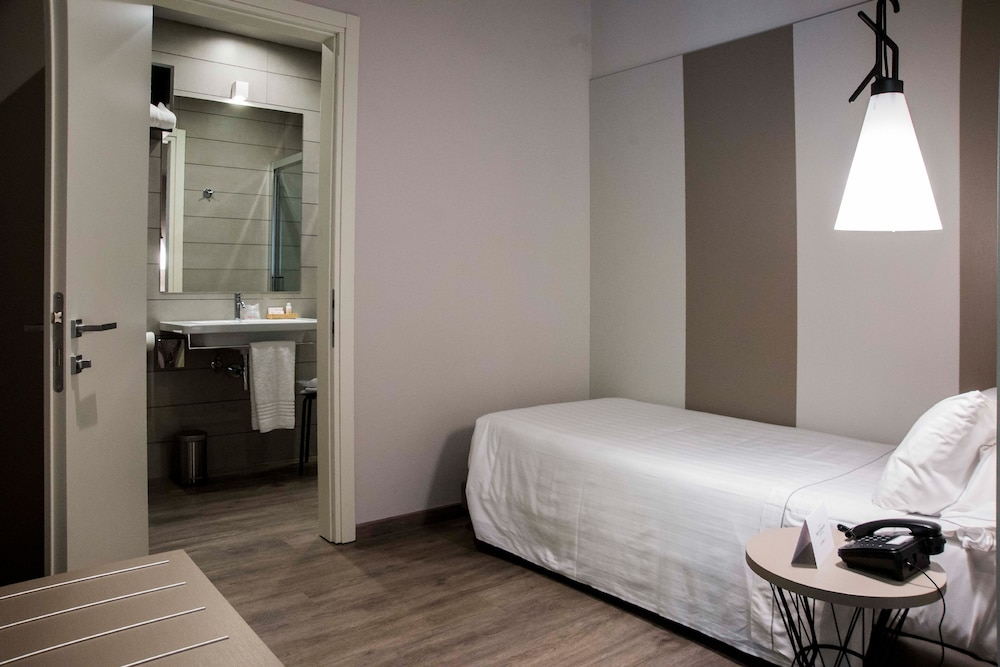 Classic Single Room