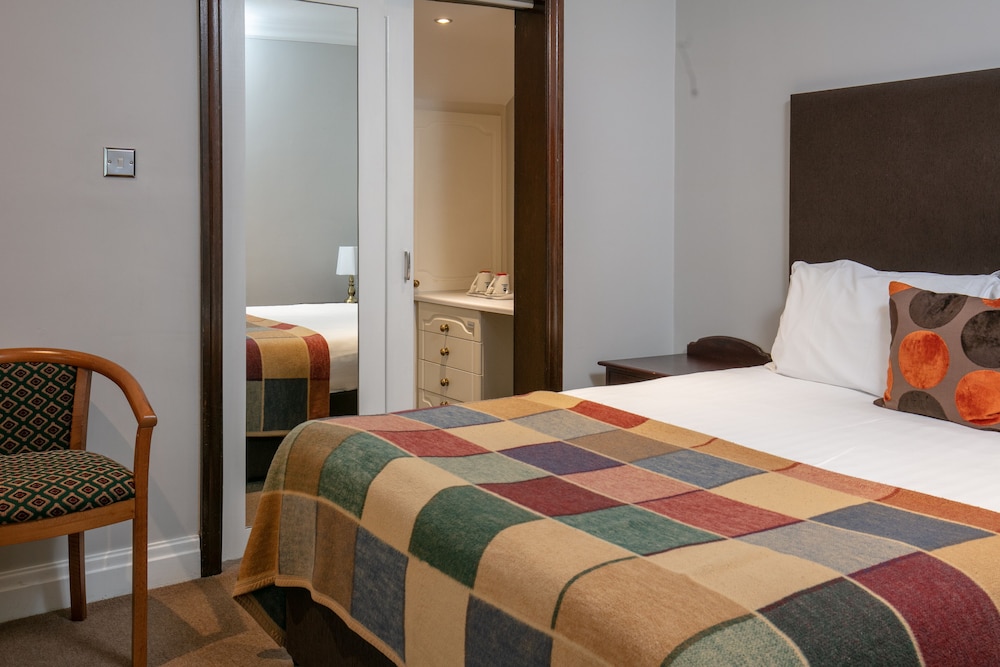 Suite, 1 King Bed, Non Smoking (with Sofabed) - Photo 14